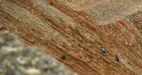 Peste 90 de morţi, în urma unei alunecări de teren, la o mină de jad din Myanmar Peste 90 de morţi, în urma unei alunecări de teren, la o mină de jad din Myanmar