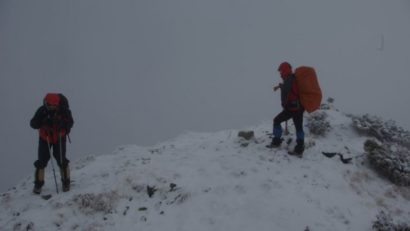 Harghita: Salvamontiştii au început refacerea traseelor montane deteriorate în timpul iernii