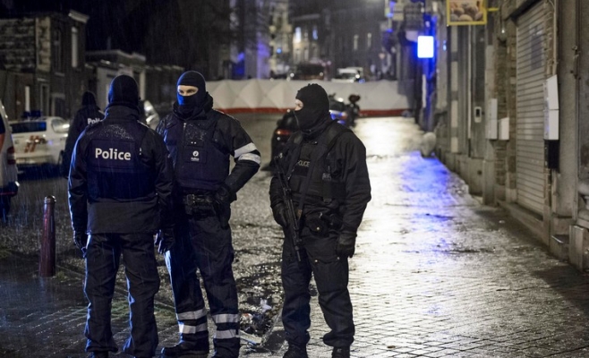 Atentatele din 13 noiembrie de la Paris pun la încercare capacitatea de apărare a Europei în faţa ameninţării teroriste Atentatele din 13 noiembrie de la Paris pun la încercare capacitatea de apărare a Europei în faţa ameninţării teroriste