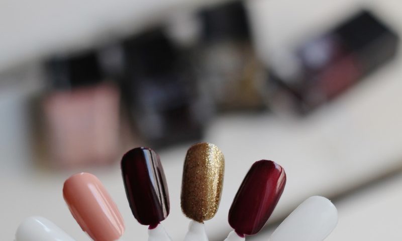 LECŢIA DE STIL: UNGHII IN CULORILE TOAMNEI LECŢIA DE STIL: UNGHII IN CULORILE TOAMNEI