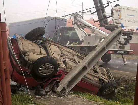 Accident rutier soldat cu un mort şi 2 răniţi uşor în localitatea Suseni Accident rutier soldat cu un mort şi 2 răniţi uşor în localitatea Suseni