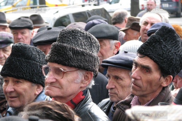 Tichetele valorice pentru pensionarii brașoveni mai pot fi ridicate până pe 18 decembrie Tichetele valorice pentru pensionarii brașoveni mai pot fi ridicate până pe 18 decembrie