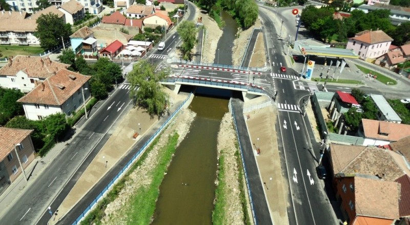 La Sibiu se deschide traficul rutier pe noul pod peste râul Cibin La Sibiu se deschide traficul rutier pe noul pod peste râul Cibin