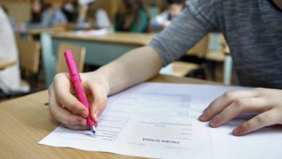 Mai puțin de jumatate din elevii covăsneni au luat simularea la Evaluarea Natională