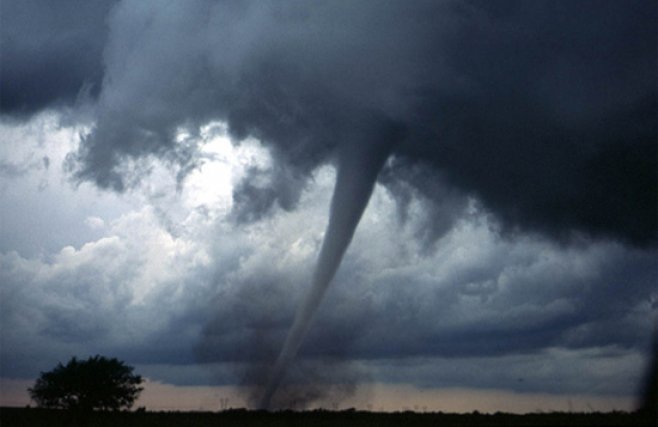 UPDATE Tornade devastatoare şi temperaturi record în ajun de Crăciun în SUA