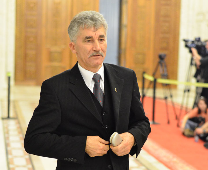 ÎCCJ amână pentru luni pronunţarea privind contestaţia DNA în cazul deputatului Ioan Oltean