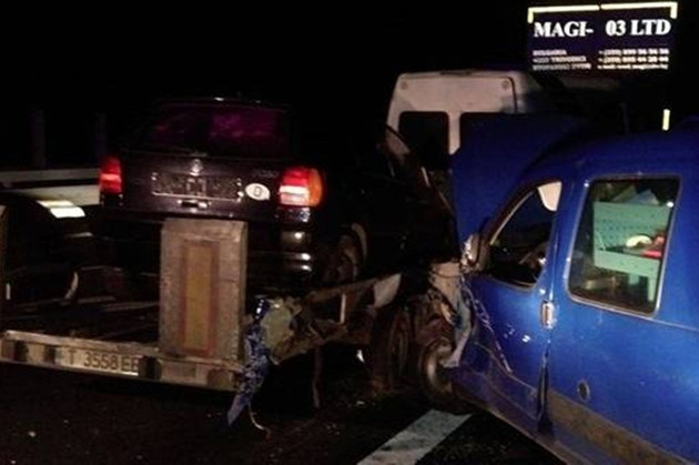 11 persoane au fost rănite într-un accident în lanţ, petrecut pe autostrada Arad-Timişoara