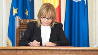 Guvernul Cioloş consideră prioritară repararea şcolilor