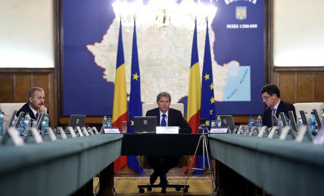 Guvernul a adoptat în şedinţa de astăzi bugetul de stat pentru anul viitor Guvernul a adoptat în şedinţa de astăzi bugetul de stat pentru anul viitor