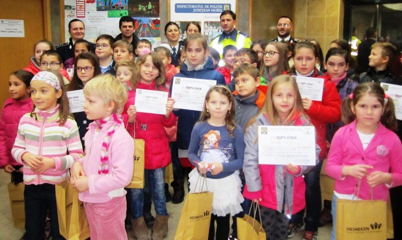 Câștigătorii concursului ”În siguranță pe bicicletă” au fost premiați Câștigătorii concursului ”În siguranță pe bicicletă” au fost premiați