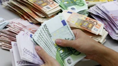 Un nou maxim pentru euro