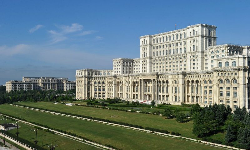 Agrostar protestează marţi la Parlament faţă de Legea vânătorii