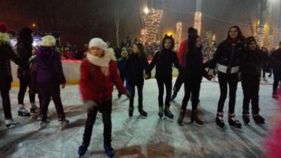 S-a deschis patinoarul din Parcul Municipal din Tg. Mureș