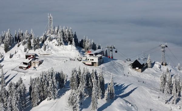 În Poiana Braşov se poate schia