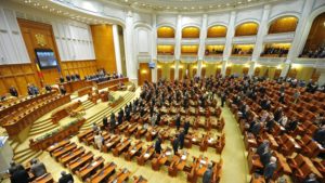 A început şedinţa plenului reunit în care Guvernul îşi angajează răspunderea