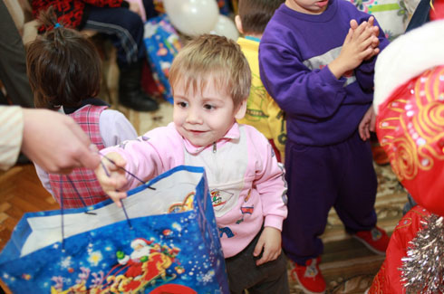 Campania „Colorează o stea” pentru copiii defavorizați