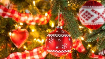 Doi din zece români vor cheltui mai mult de sărbătorile de iarnă, faţă de anul trecut