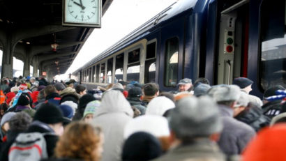 Trenurile ajung în Gara de Nord din Bucureşti cu întârzieri de până la 3 ore