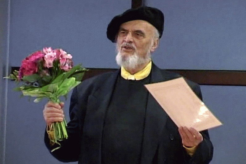 Scriitorul Daniel Drăgan a fost ales cetăţean de onoare al Braşovului