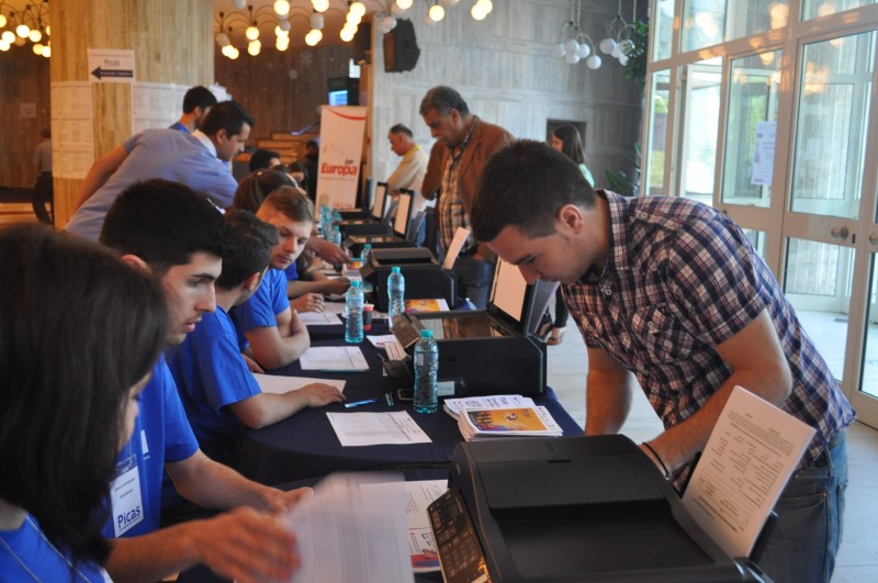 Studenţii braşoveni pot opta pentru 100 de locuri de muncă în Germania