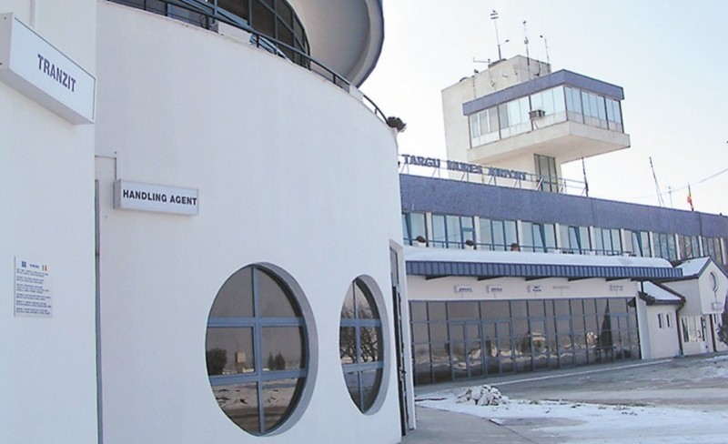 Vremea nefavorabilă a creat probleme şi pe aeroportul de la Tîrgu-Mureş