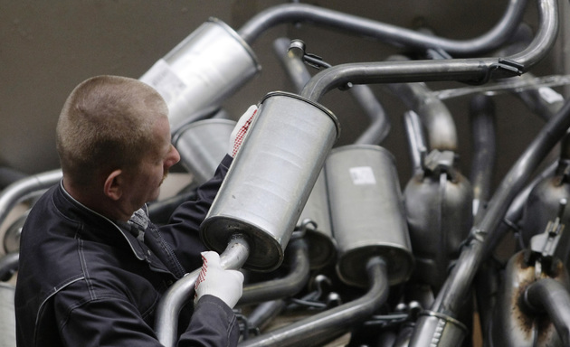 Renault și alți doi constructori auto depășesc normele de poluare pentru mașinile diesel
