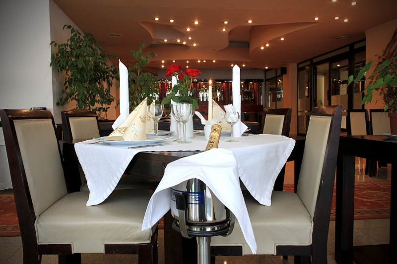 Amenzi pentru restaurantul din Sibiu unde de Revelion s-au îmbolnăvit 43 de turişti