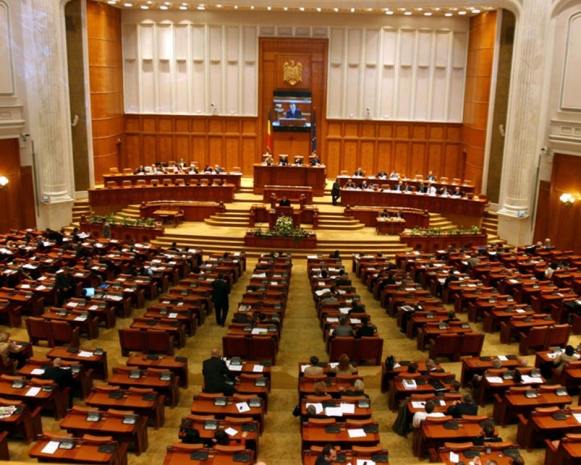 Legea privind pensiile speciale ale aleşilor locali nu este conformă cu Legea Fundamentală, a decis, astăzi, Curtea Constituţională