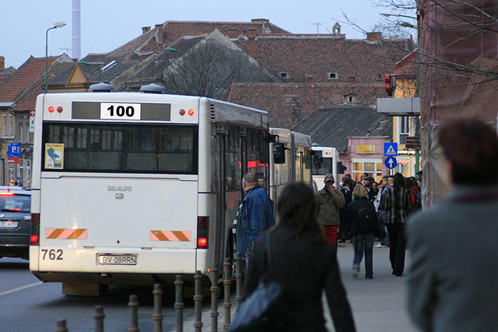 Începând de astăzi apar cartele electronice pe liniile RAT Brașov