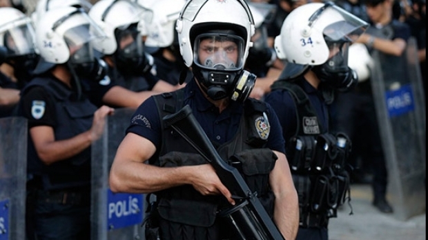 Poliţia turcă a arestat trei cetăţeni ruşi bănuiţi de legături cu Statul Islamic