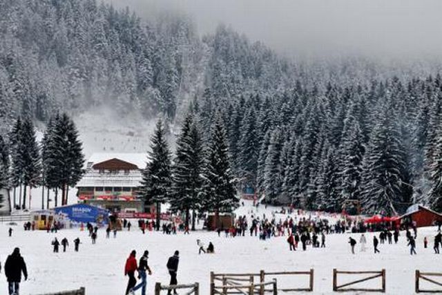 Record de practicanţi ai sporturilor de iarnă în Poiana Braşov