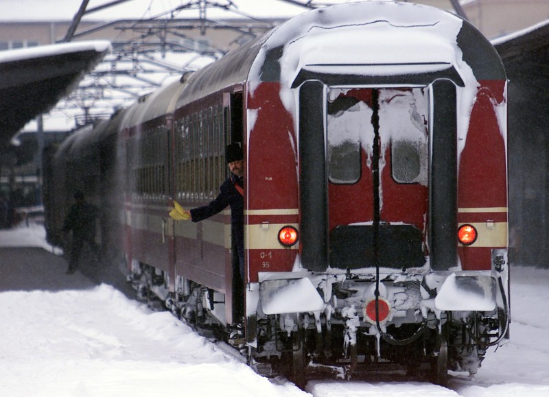 Trenurile circulă în condiţii de iarnă