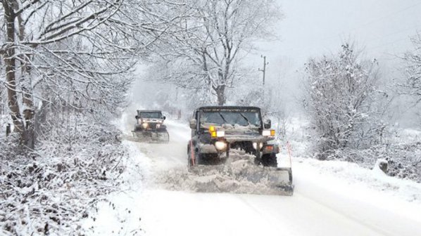 Cod galben de zăpadă, polei și vânt puternic în Bulgaria