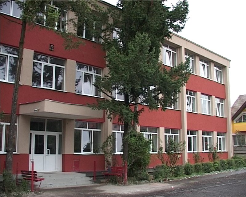 Jumătate din şcolile mureşene funcţionează cu planuri de conformare