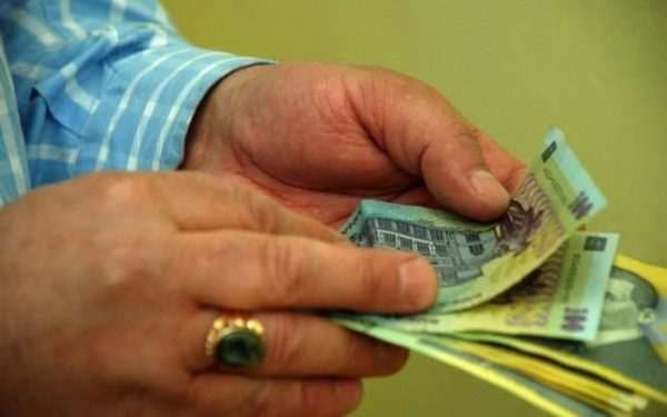 Percheziții la Casa de Pensii din Sibiu într-un dosar de corupție