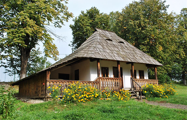 Muzeul satului de la Bran revine la Consiliul Județean Brașov