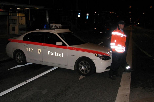 Jaf  de un milion de dolari, la un magazin de bijuterii din Zürich
