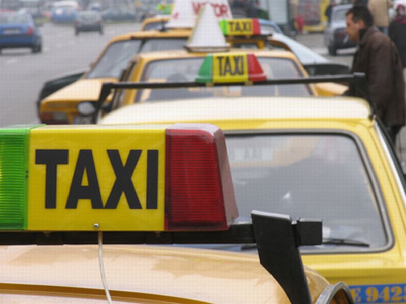 Demonstraţii ale taximetriştilor, în Piaţa Constituţiei din Bucureşti