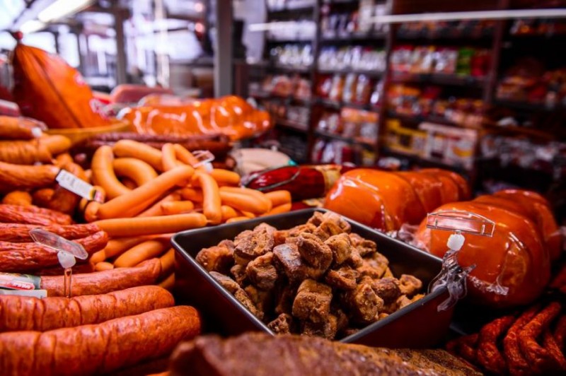 PNL vrea să oblige hypermarketurile să comercializeze produse românești autentice