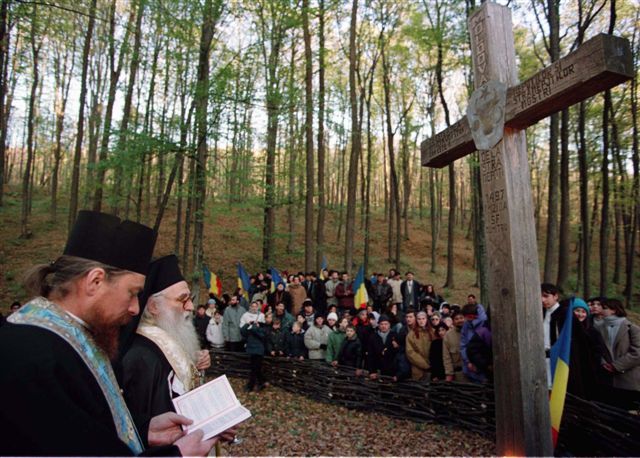 Comemorare a victimelor masacrului de la Fântâna Albă