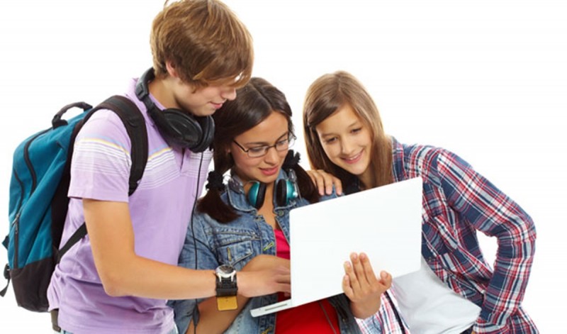5 din 6 adolescenți români se gândesc să rămână în țară