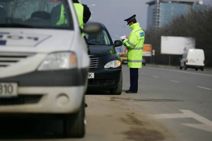 Dosar penal pentru un șofer care a folosit numerele de înmatriculare ale altui autoturism