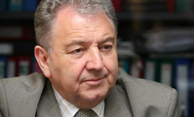 Omul de afaceri Ilie Carabulea a fost reţinut de procurorii DIICOT Sibiu în dosarul „Carpatica Asigurări”