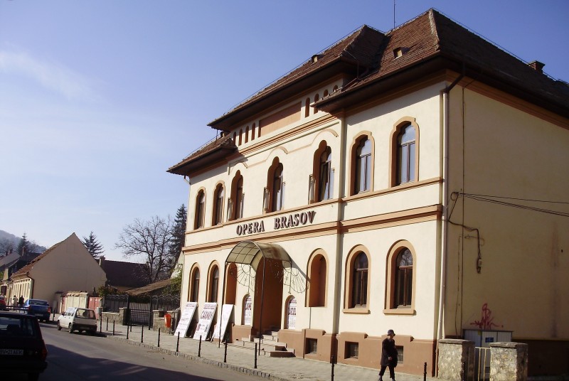 Opera Brașov intră în reparații