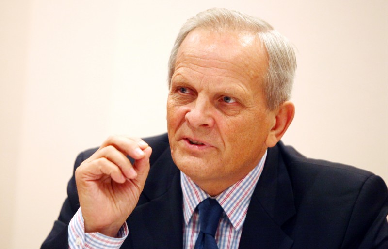 Stolojan vrea ghiduri pentru accesarea fondurilor europene