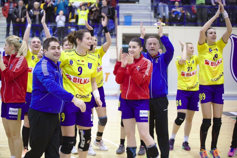 Handbalistele de la Corona, medaliate pentru al treilea an consecutiv