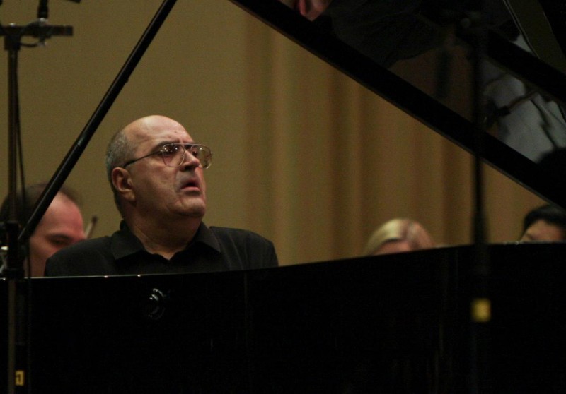 Celebrul pianist Dan Grigore va interpreta Rachmaninov la Sala Radio, sub bagheta dirijorului Misha Katz