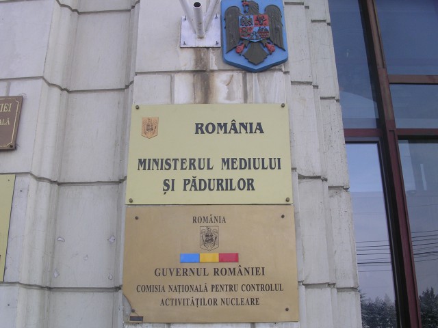 Angajaţii din sectorul de mediu intenţionează să intre în grevă generală