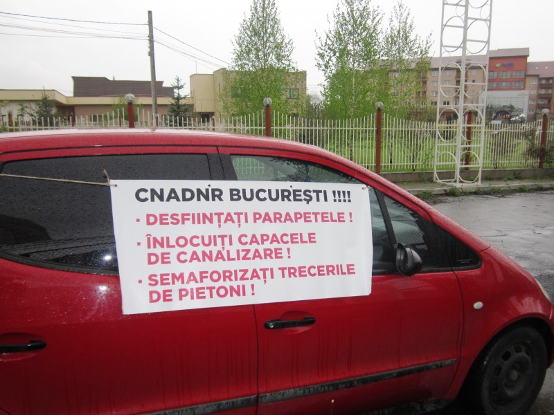 Protest la Sângeorgiu de Mureș față de starea drumului naţional 15