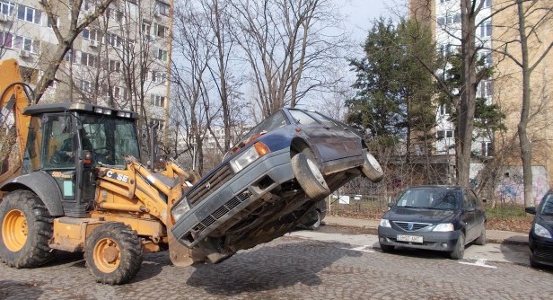 Primăria Tîrgu-Mureş ridică vechiturile de pe domeniul public